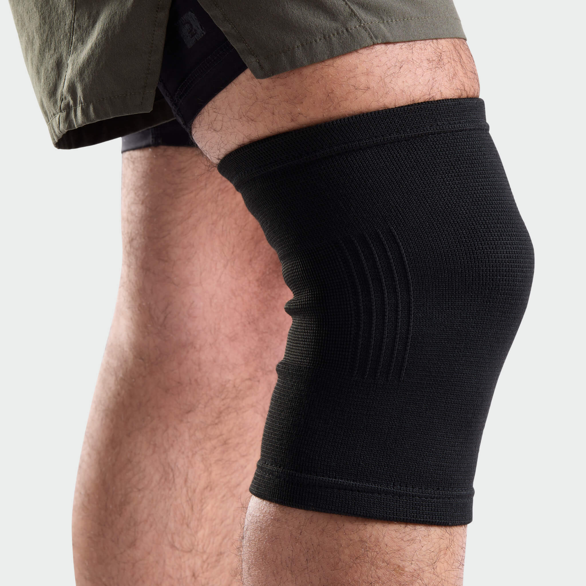 deuser-band-therapie-knie-sportbandage-kniebandage-gr-e-m-w-rme image 1